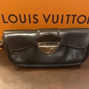 Louis Vuitton Black Epi Leather Clasp Shoulder Bag